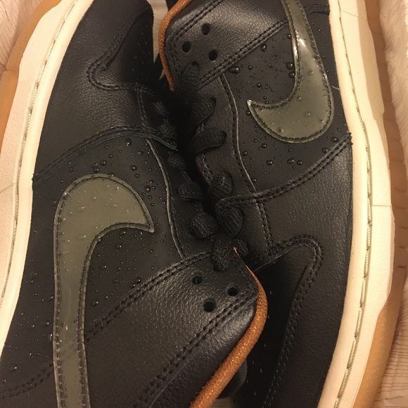❌SOLD❌Nike SB Dunk Low Black Rain Sz 9 RARE - Picture 3 of 7